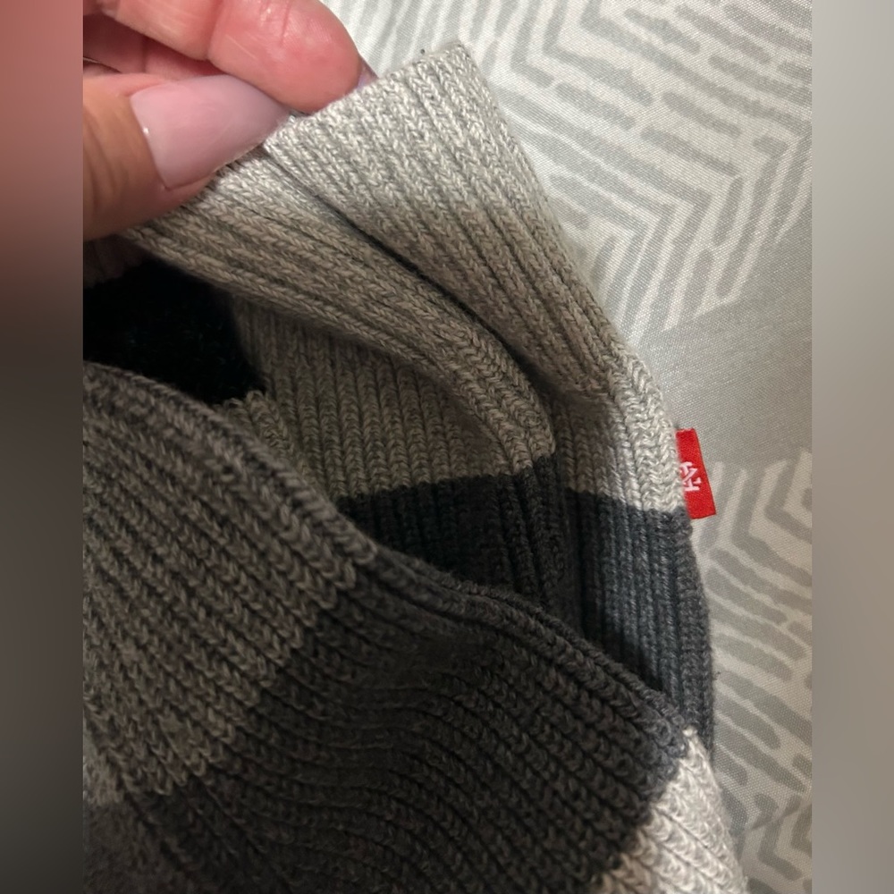 Used Izod grey Stratton striped crew neck sweater vanilla ice(greys) -size xl - Picture 5 of 6